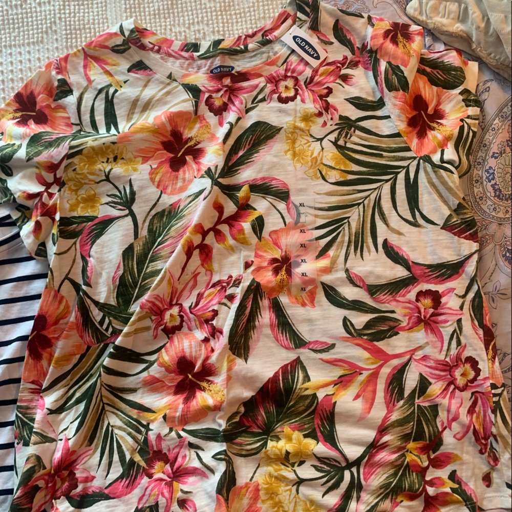Two XL Old Navy t shirts